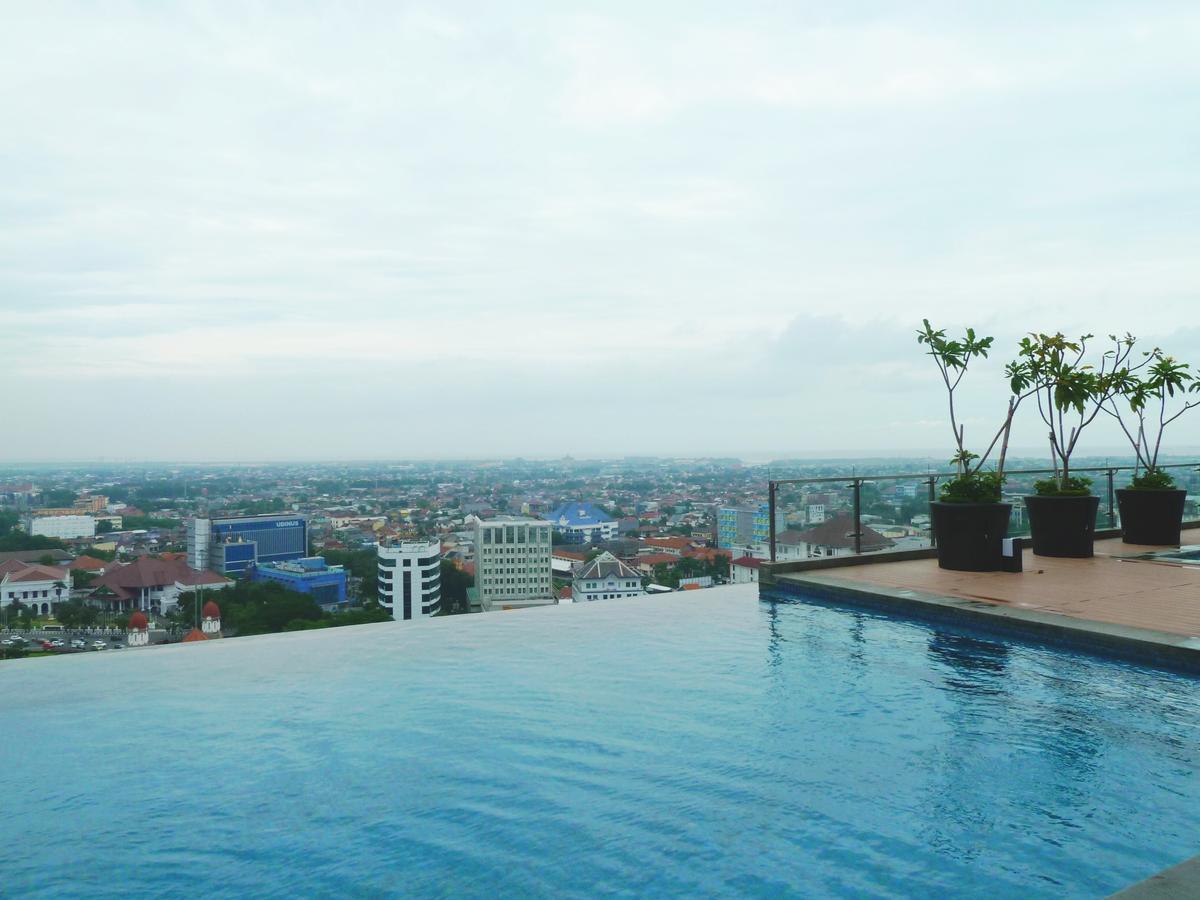 Pinnacle Apartment Pandanaran Semarang Exterior photo